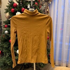 Uniqlo Women's Long Sleeve Top in Warm Mustard